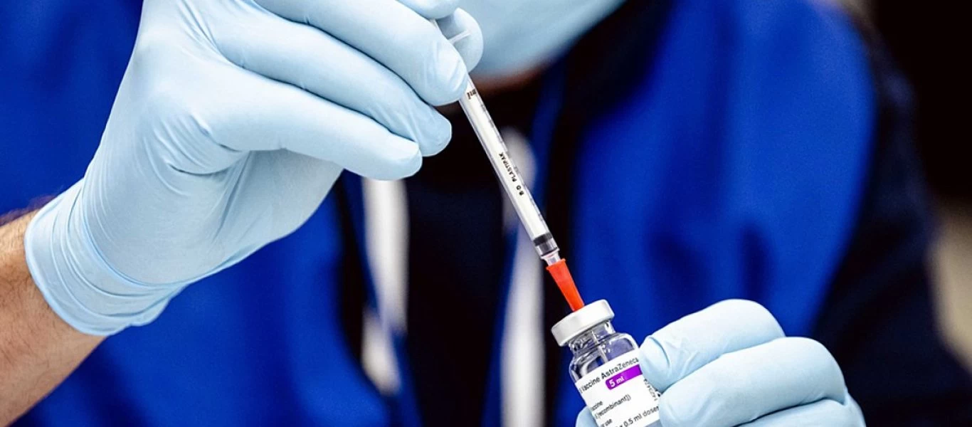 Ανεξήγητη η στάση της κυβέρνησης για AstraZeneca εν μέσω καθολικής πανευρωπαϊκής απαγόρευσης